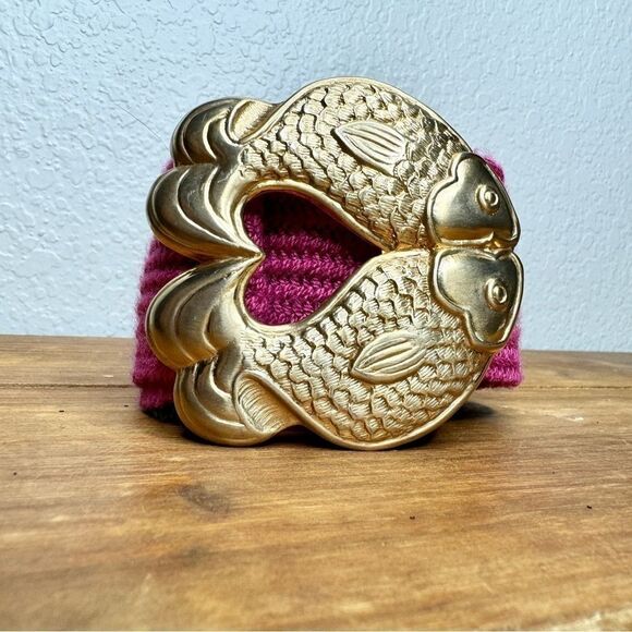 Vintage 90s Details gold tone embossed koi fish heart buckle - Picture 6 of 7